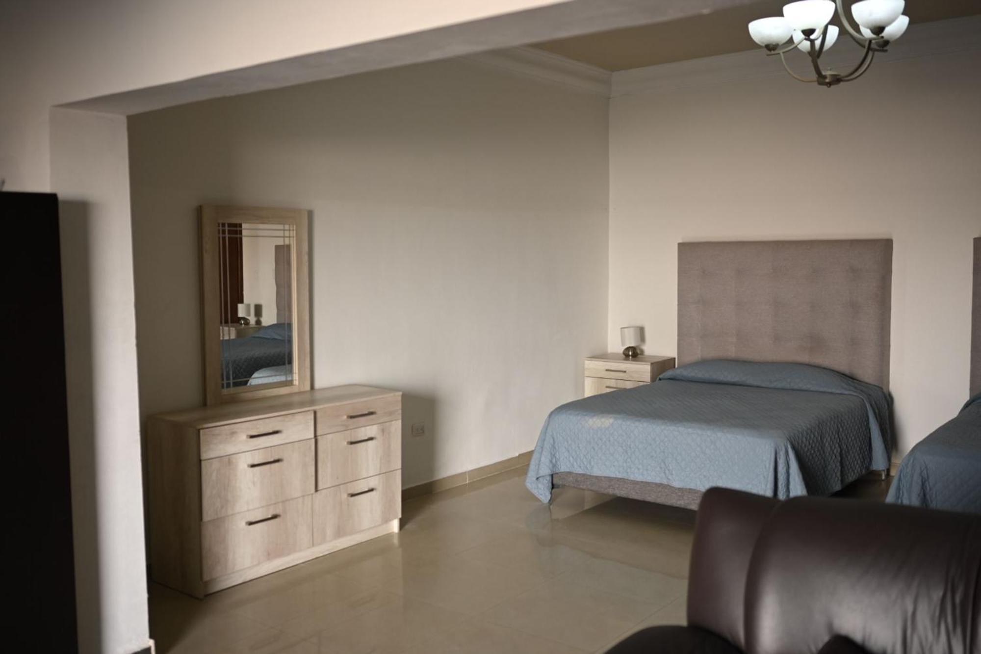 Room In Lodge - 18 Large Apartment For 2 People Torreón エクステリア 写真