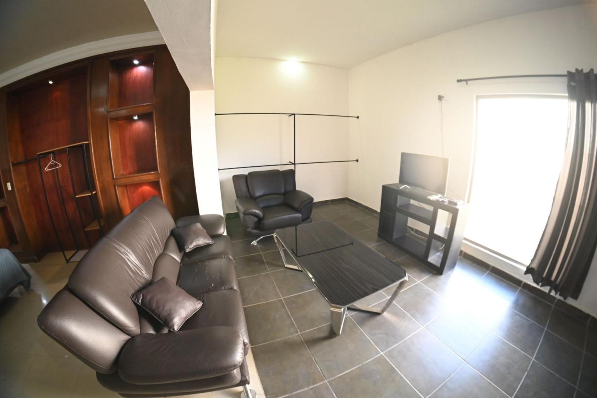 Room In Lodge - 18 Large Apartment For 2 People Torreón エクステリア 写真