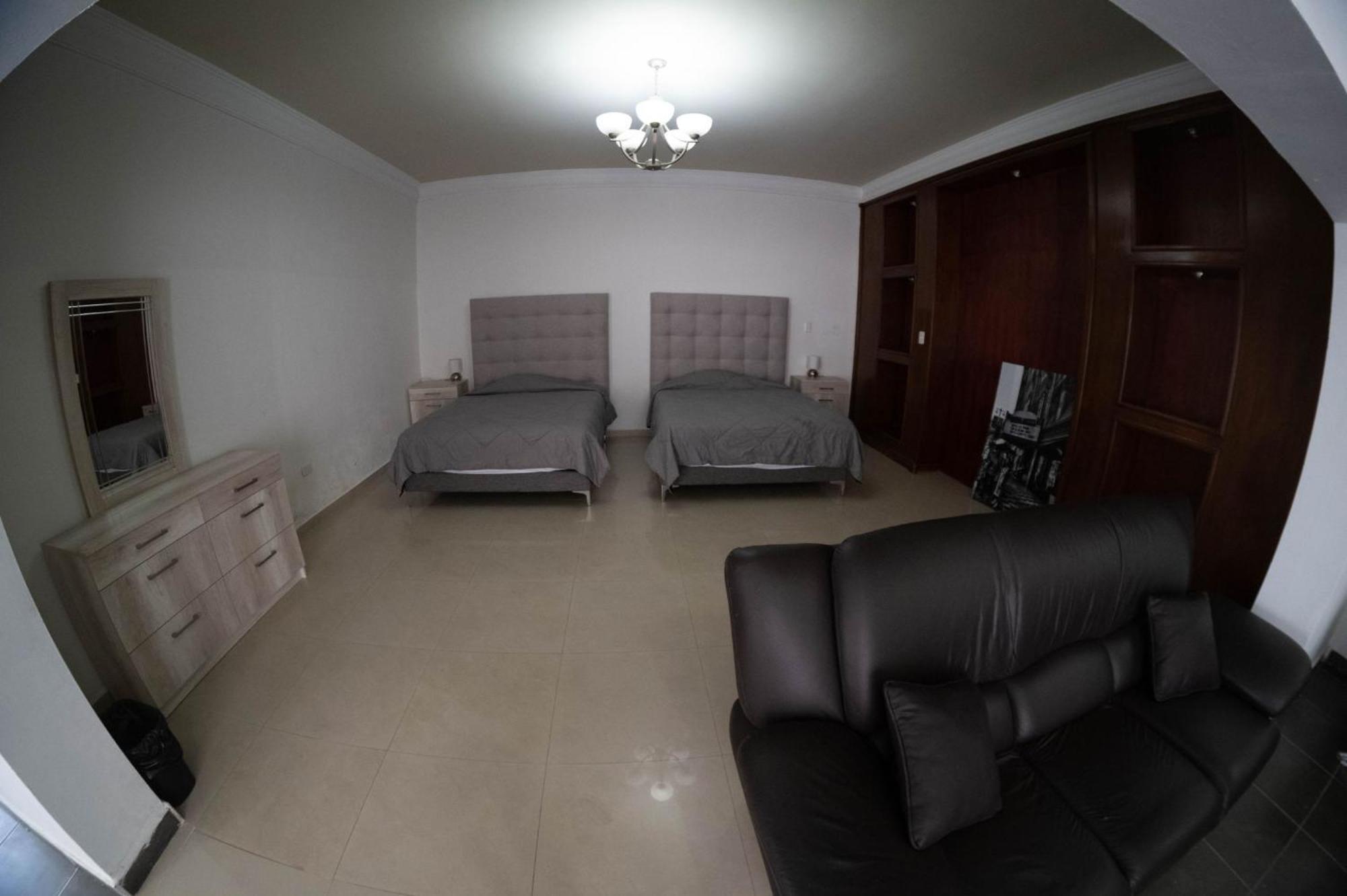 Room In Lodge - 18 Large Apartment For 2 People Torreón エクステリア 写真