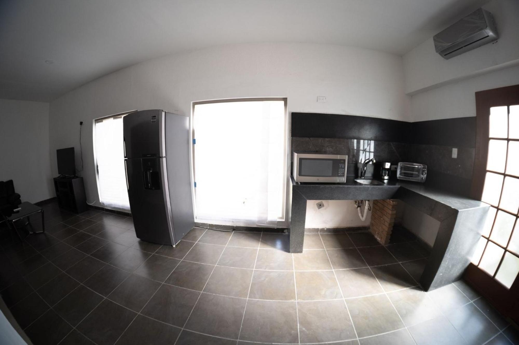 Room In Lodge - 18 Large Apartment For 2 People Torreón エクステリア 写真