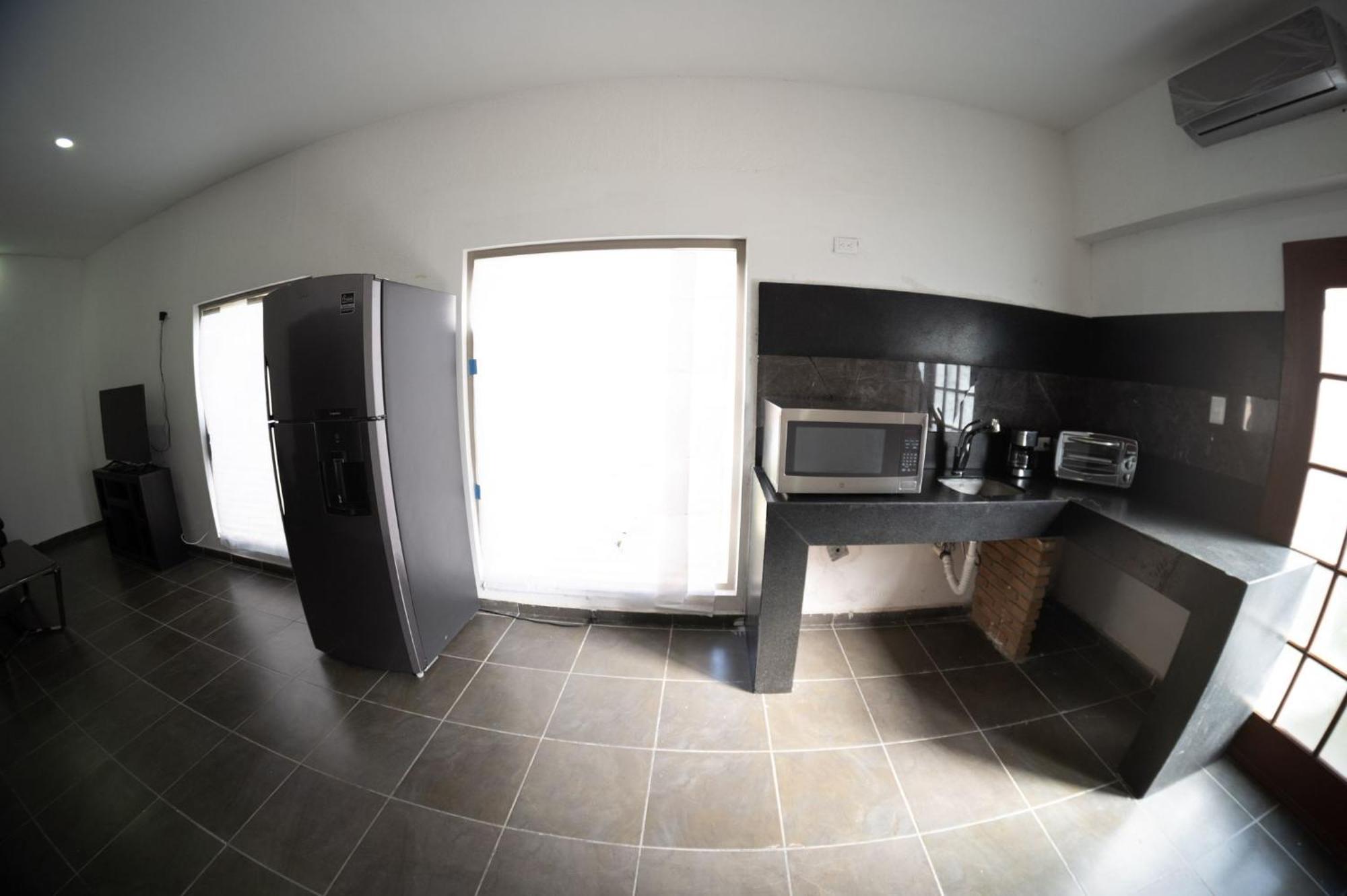 Room In Lodge - 18 Large Apartment For 2 People Torreón エクステリア 写真